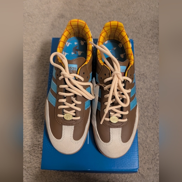 adidas Shoes - Adidas Samba Disney